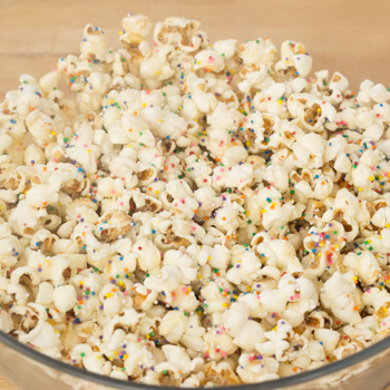 Popcorn finished with sprinkles in a bowl.