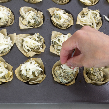 Spinach Artichoke Wonton Cups - how to (10 of 10)