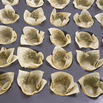 Spinach Artichoke Wonton Cups - how to (3 of 10)