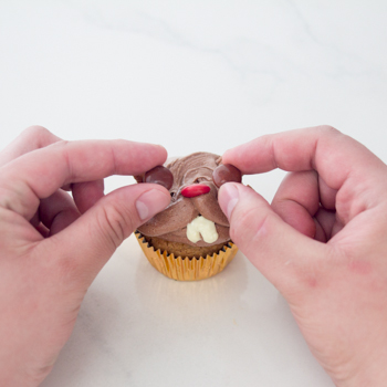 beaver cupcake how to (16 of 24)
