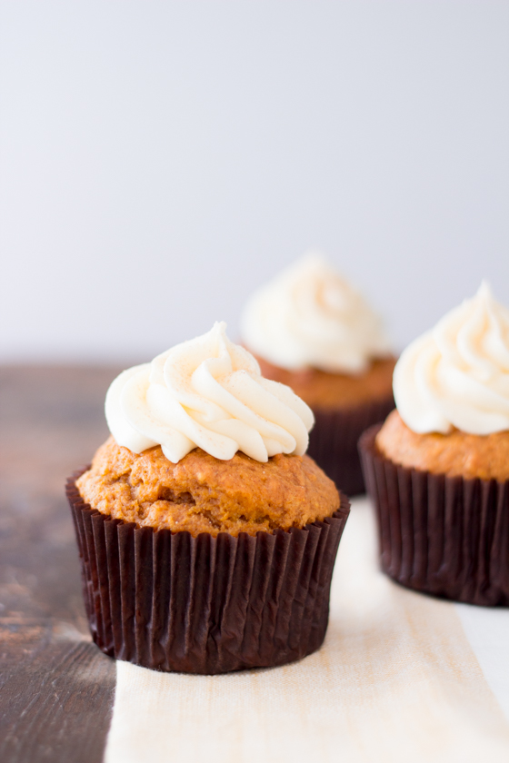 pumpkin cupcakes hero-