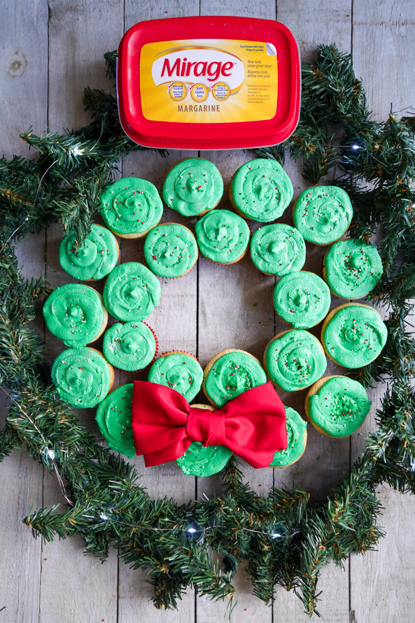 festive-wreath-cupcakes